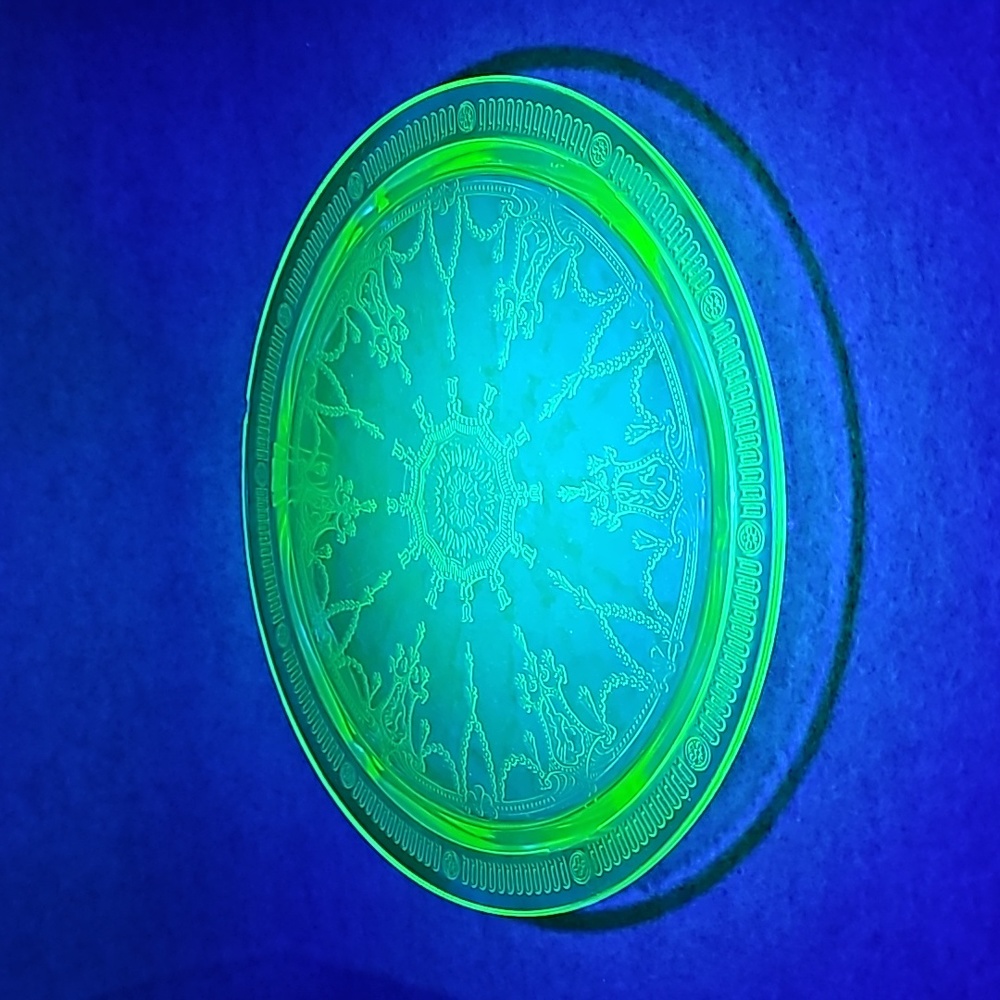 Vintage Uranium Glass Cameo Ballerina 10” Cake Plate Depression 1930s Chipped